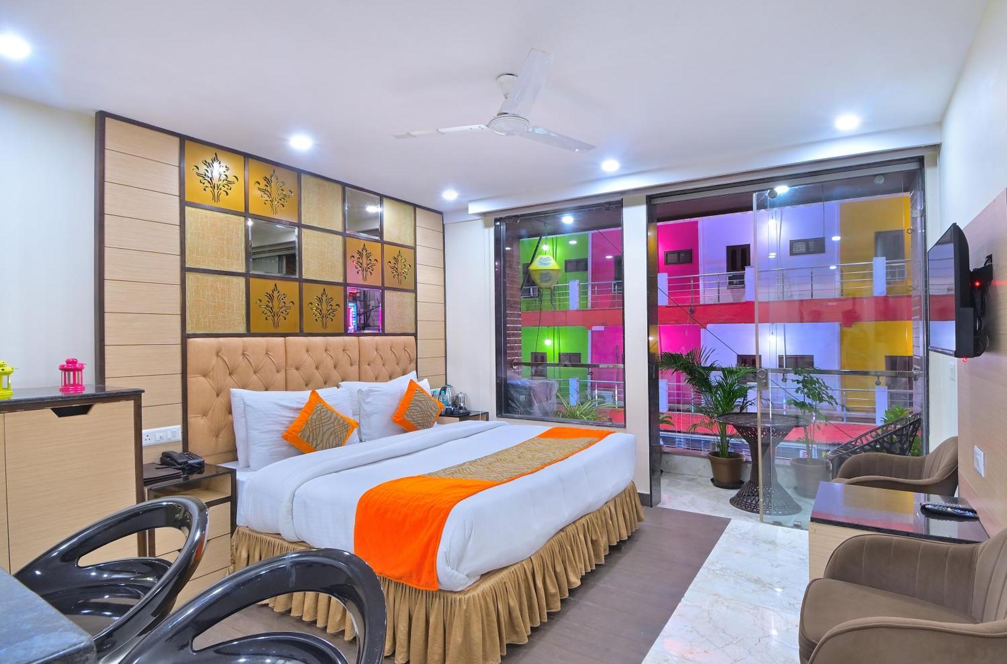 Hari Homes - Just A Min Walk From Railway Station Couette-café